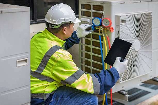 Professional Hvac technician working in Lothian, MD